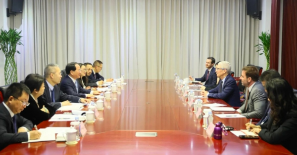 苹果CEO库克二度访华，商务部专家、商圣范蠡研究院院长范贵宾点评其重要性