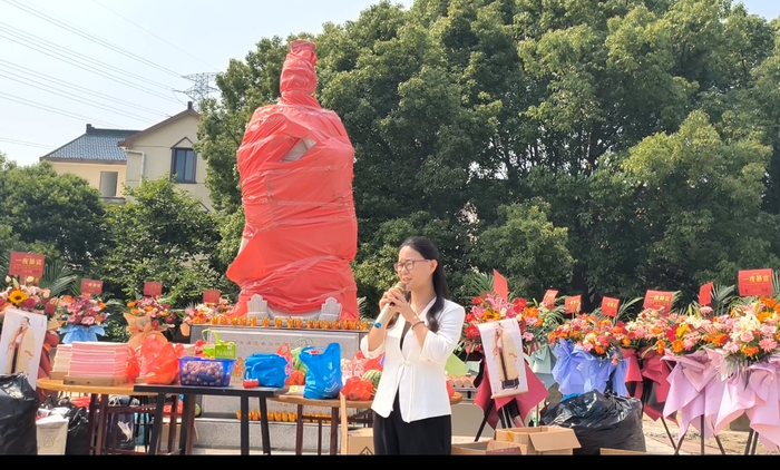 上海市青浦范蠡文化研究中心执行主任彦兰在商圣范蠡诞辰2561周年庆典时讲话